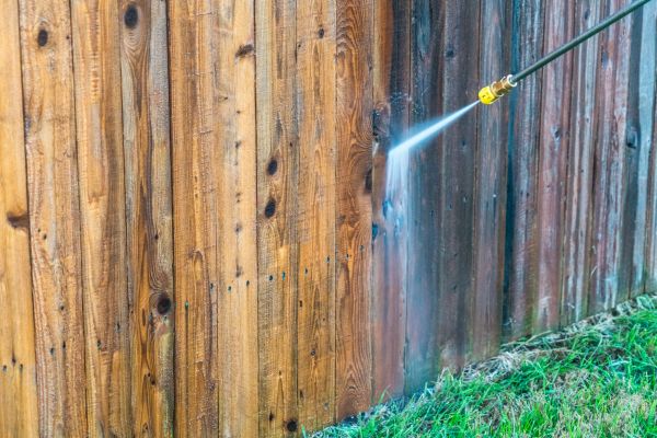 Fence Washing in Rotonda West